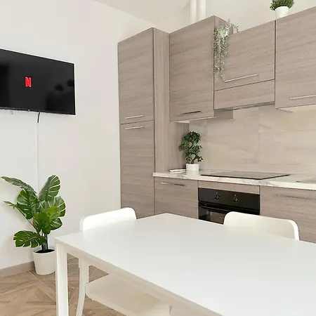 Laura Relais * Bologna